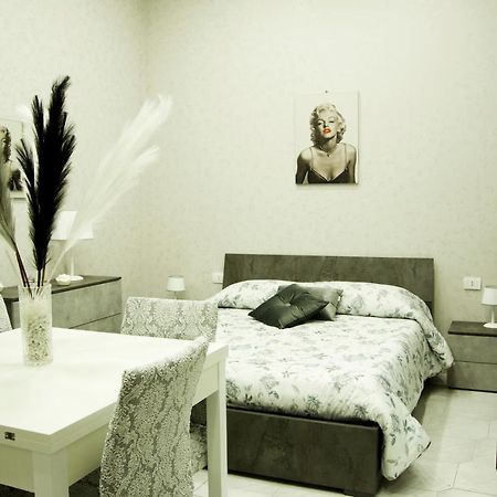 Mincasa Nel Cuore Di Napoli ภายนอก รูปภาพ