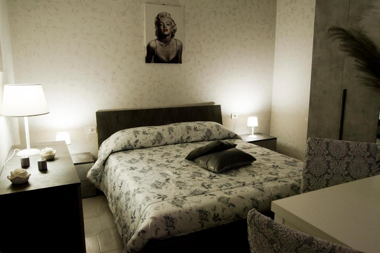 Mincasa Nel Cuore Di Napoli ภายนอก รูปภาพ