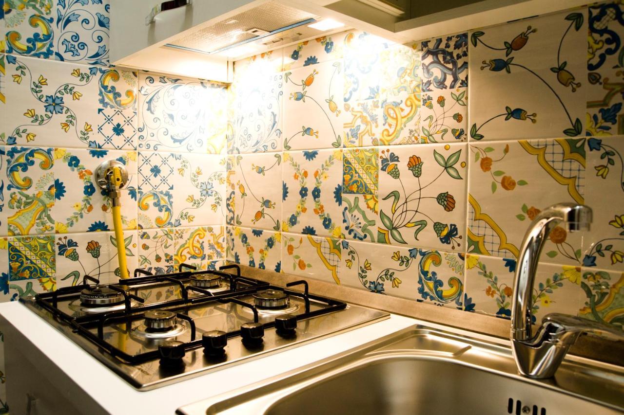 Mincasa Nel Cuore Di Napoli ภายนอก รูปภาพ