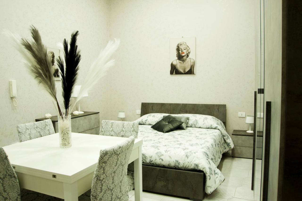 Mincasa Nel Cuore Di Napoli ภายนอก รูปภาพ