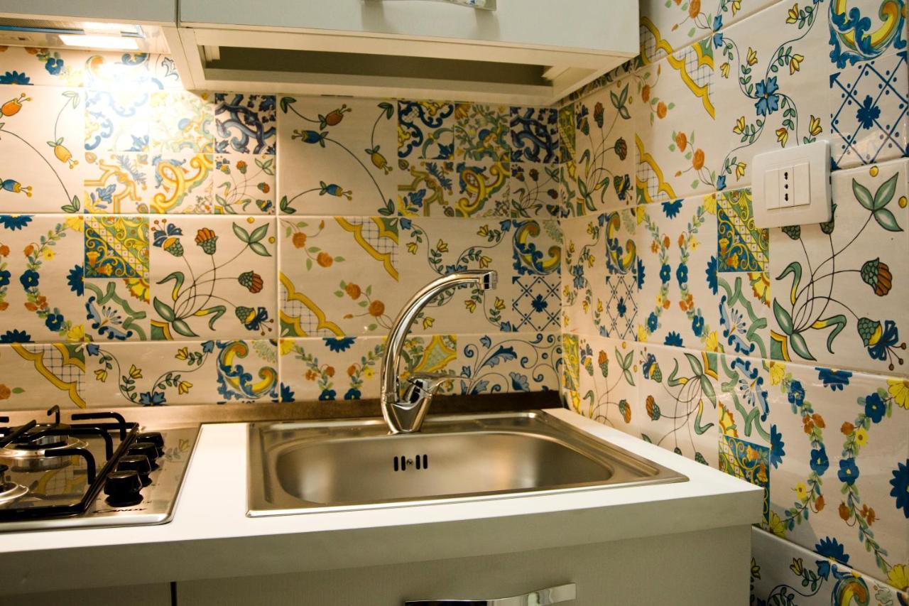 Mincasa Nel Cuore Di Napoli ภายนอก รูปภาพ