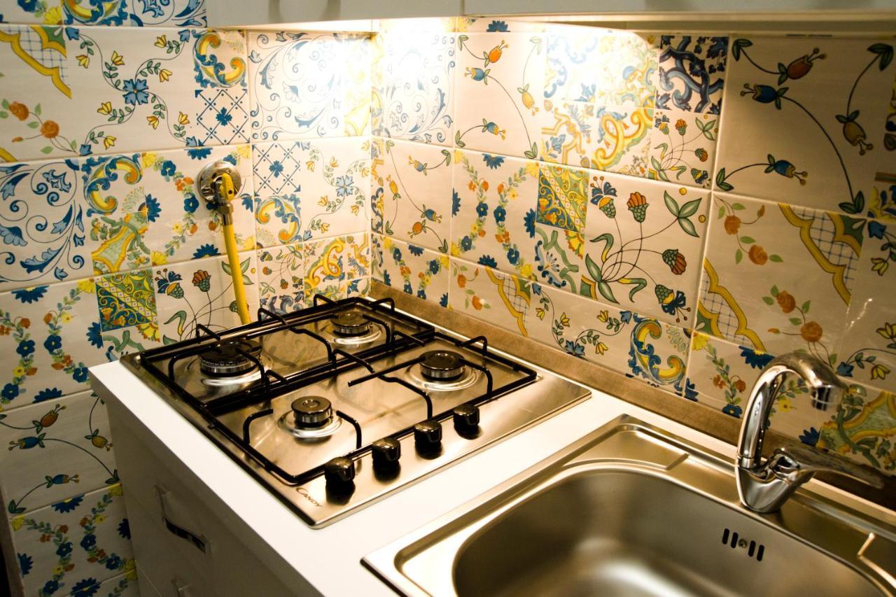 Mincasa Nel Cuore Di Napoli ภายนอก รูปภาพ