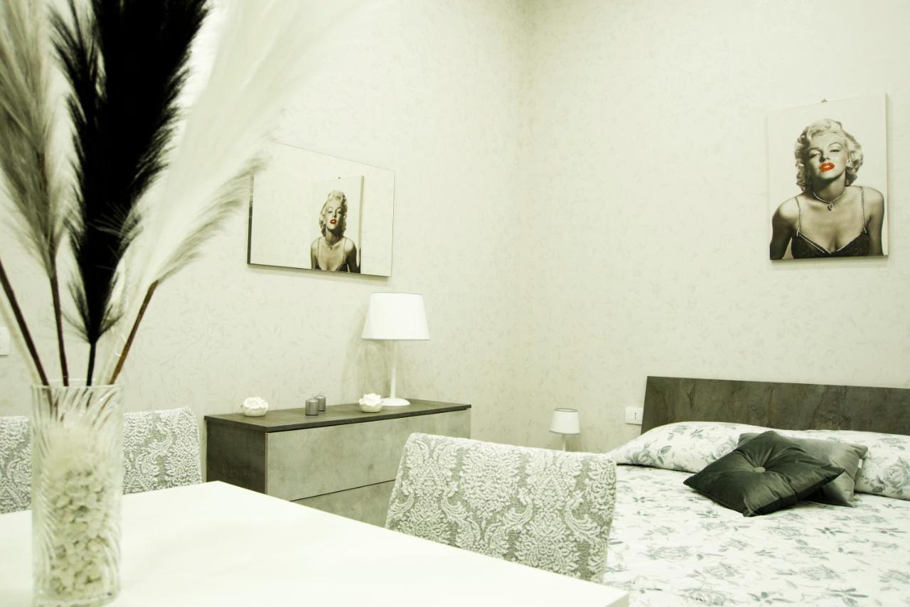 Mincasa Nel Cuore Di Napoli ภายนอก รูปภาพ